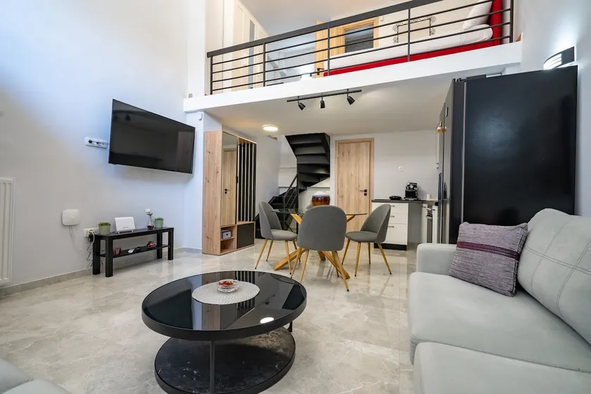 LEX & LUX 3-Levels Maisonette - Image 1