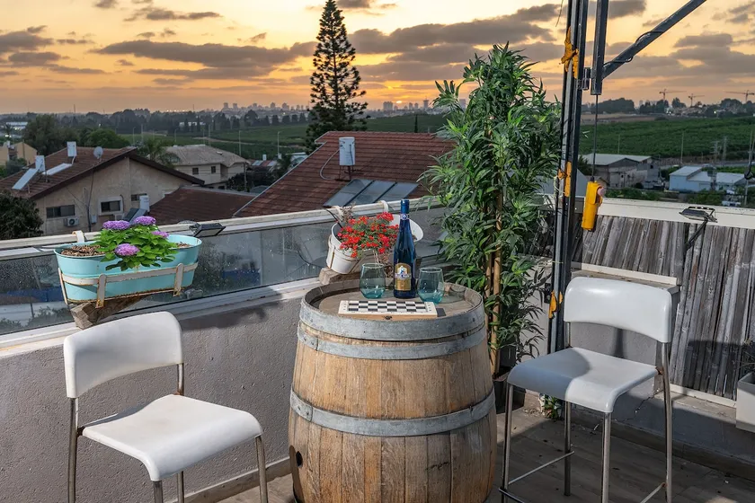 Orchard View - 2BR Rooftop Apartment - Image 1