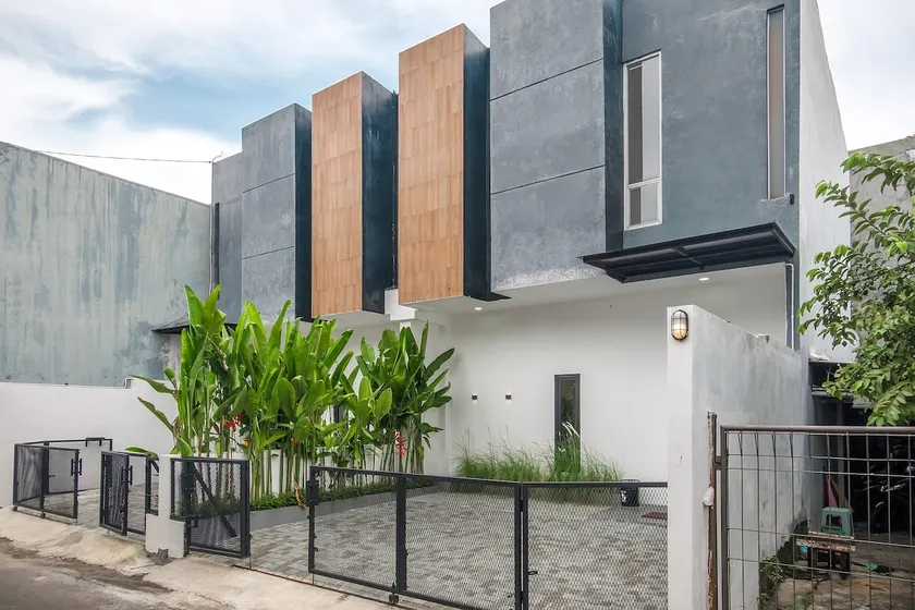 INNCA Homey 3BR Villa, Near Pakuwon Mall - Image 1