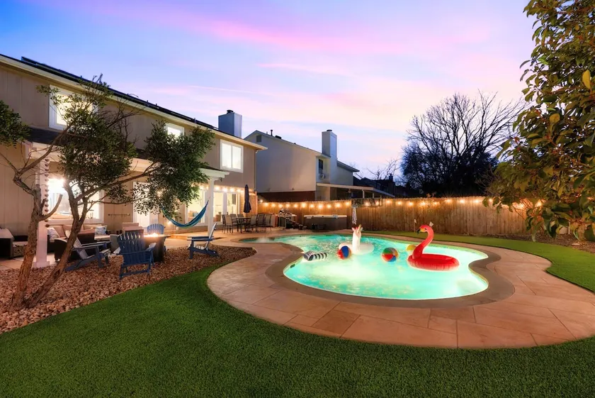 Pool︱Hot Tub︱Fire Pit | BBQ | Golf | Billiards | PS4 - Image 1