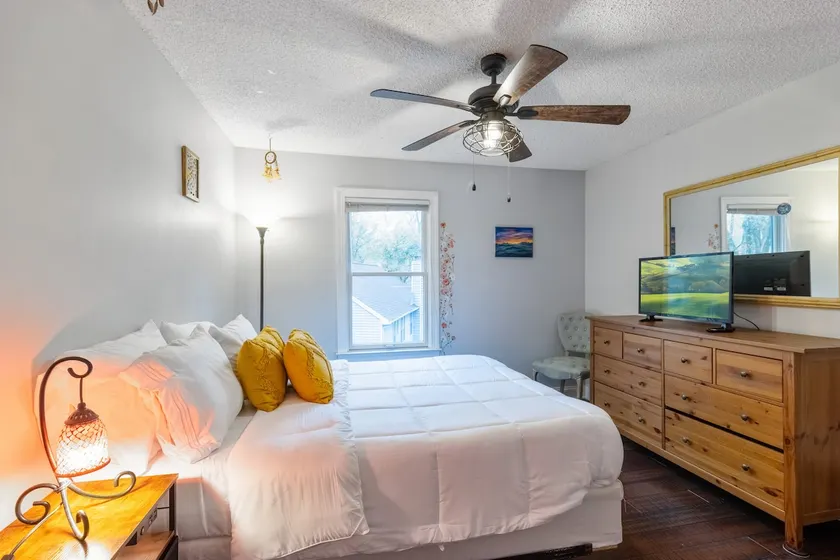 Peaceful Pet-Friendly Stay | Near USNA & Beaches - Image 1