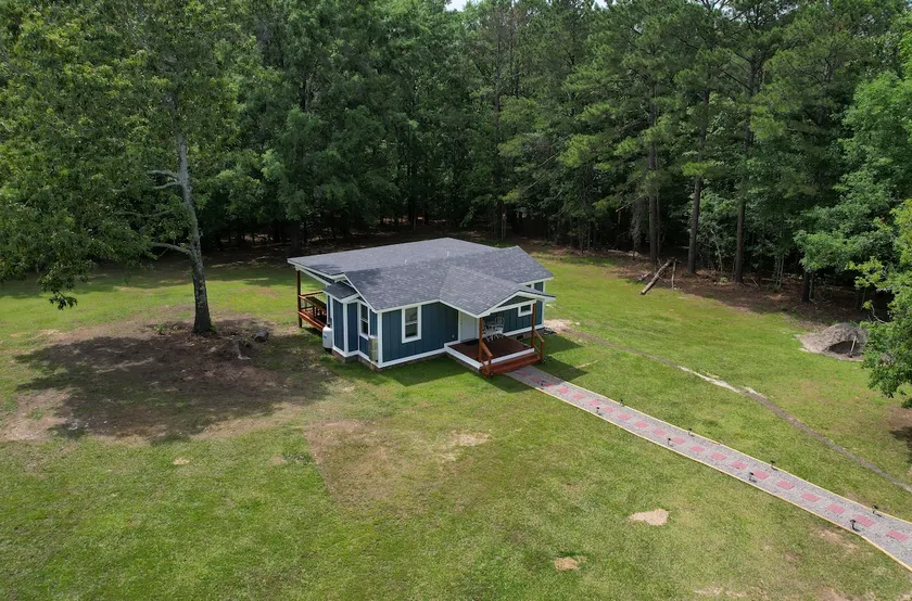 Cozy Cabin-Near Lake Murray - Image 1
