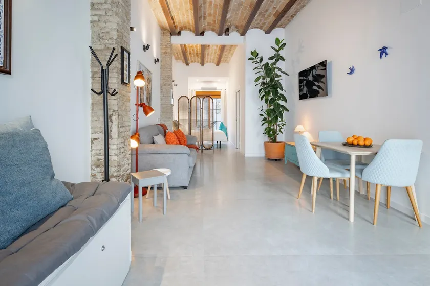 Cozy Studio with Terrace in Ruzafa by Invalencia - Image 1