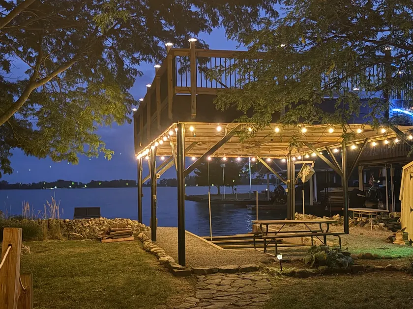 Beautiful, Cozy, Island Waterfront! - Image 1