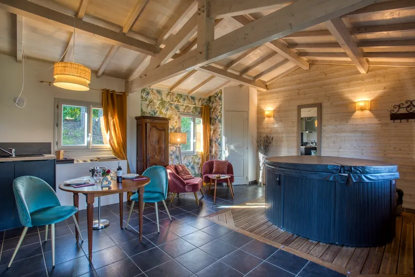 Private indoor spa cottage 50 m2 with kitchen - Image 1