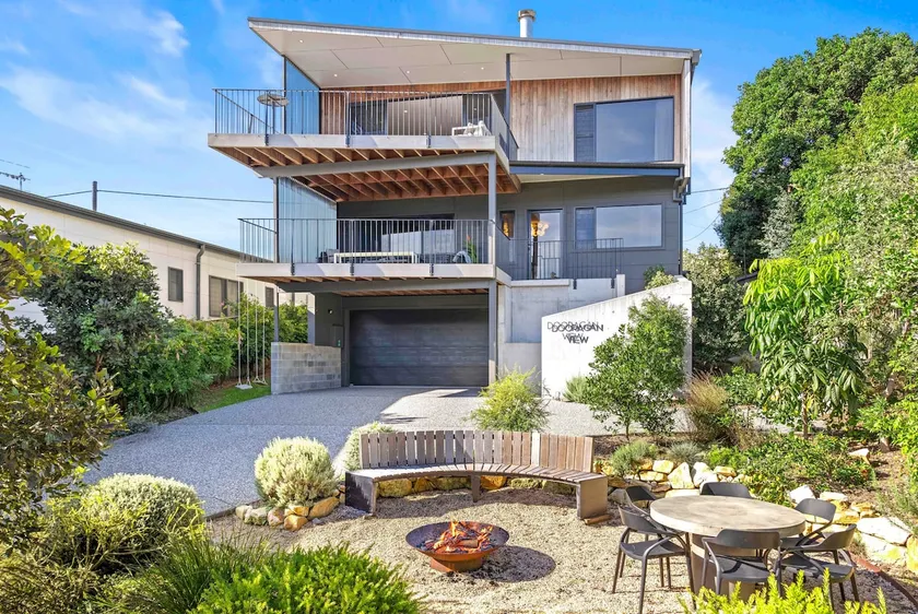 Dooragan Executive Beach House - Dunbogan - Image 1
