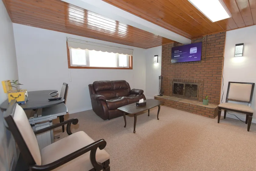 2Rms, 2queen beds,1 bath,1kitchen, own laundry - Image 1