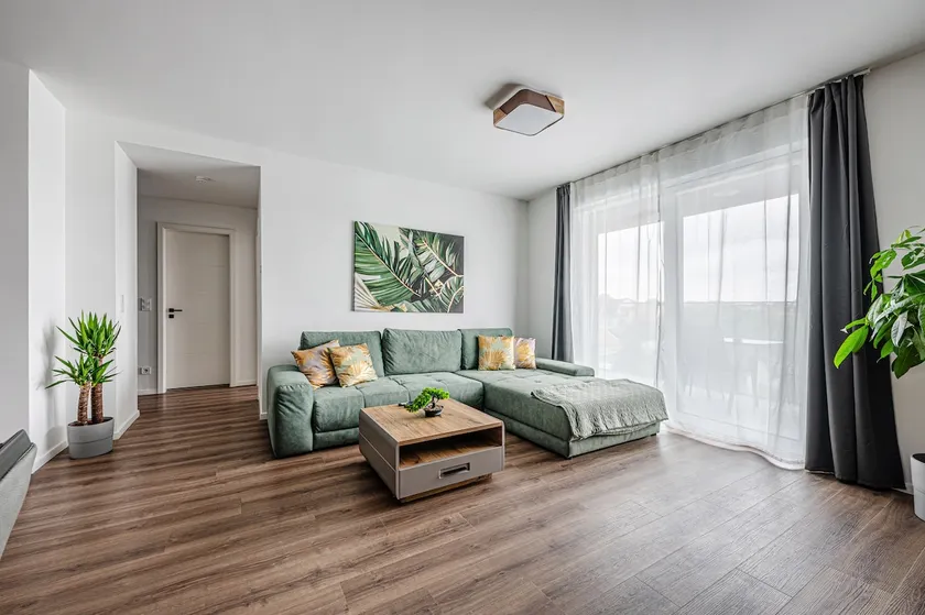Zenit Sunrise Oasis – Garage, Balcony and SmartTV - Image 1