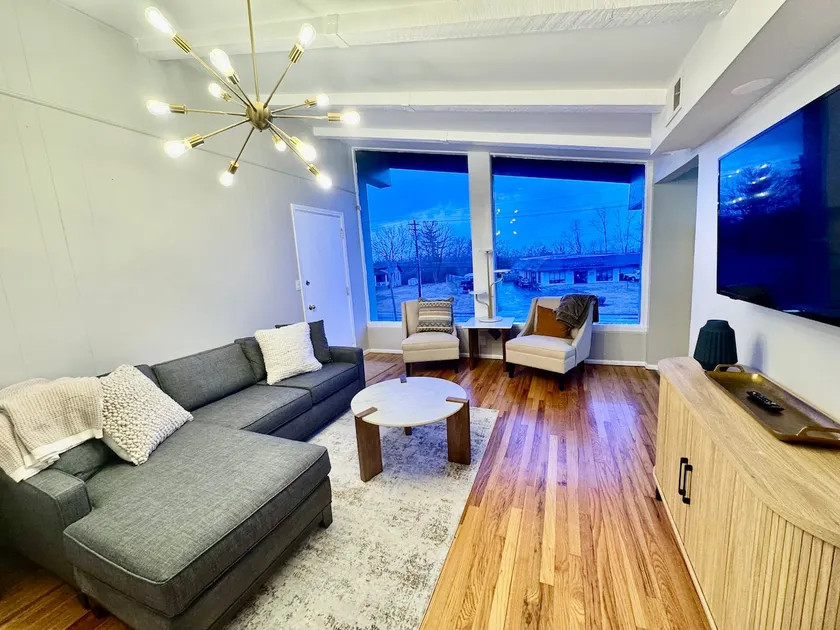 Lofty 8 Retreat - Image 1