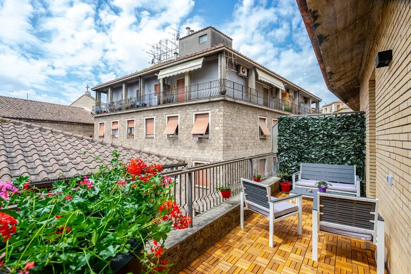 Terni Center - Accommodation with 2 bedrooms and terrace - Image 1