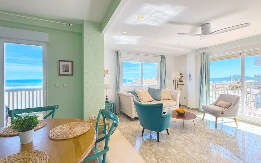 02 Ninomad Lucentia Beachfront Daimús - Image 1
