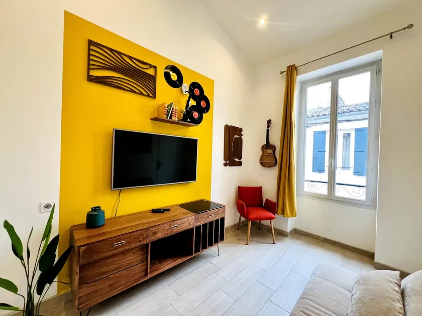Vinyl Record, 3-room apartments in the city center - Image 1