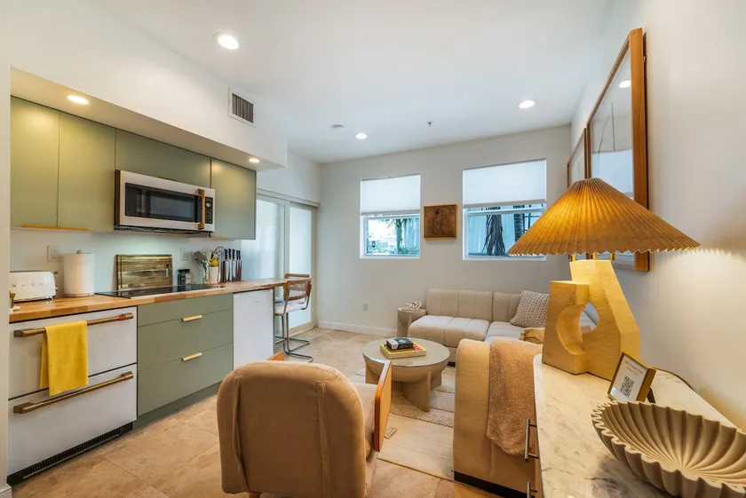 Miami Beach NEW! Apt Steps to Beach/Dining - Image 1
