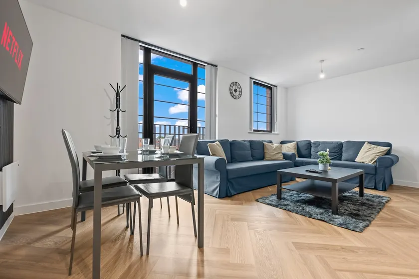 Stylish 2-Bed - Rooftop Views - Central Birmingham - Image 1