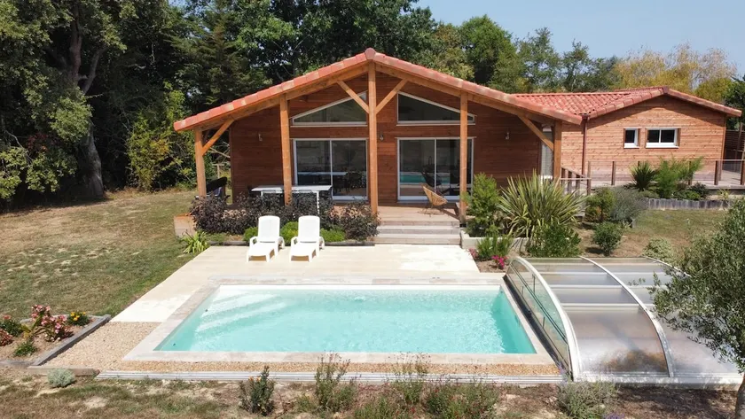 Elegant chalet in the countryside, with swimming pool, 6 people - Image 1