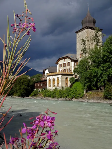 13th Century Tower Flat-1 for up to 8 guests - Image 1