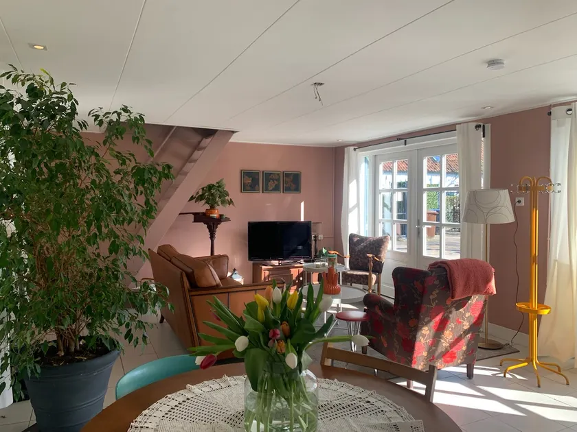 Romantic Guesthouse with Hot Tub near Nijmegen - Image 1