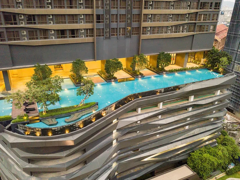 KLCC Times Square 8 Twin Towers Business Suite (Instagram-famous Infinity Pool) - Image 1