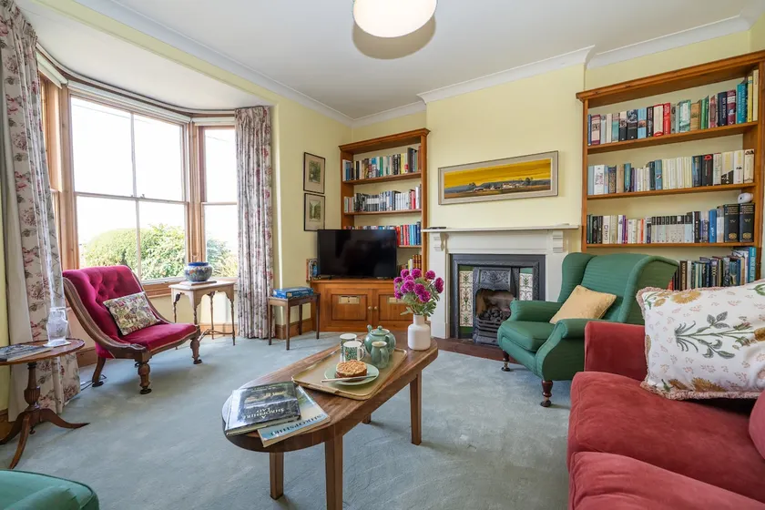 Quintessentially English 3-Bed Home in Ludlow Town - Image 1