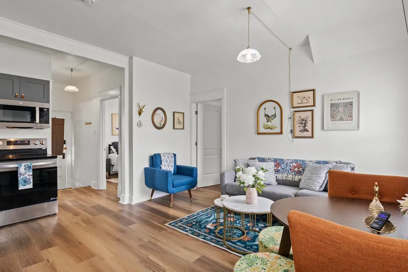 Navy & Nectar: lower 2BR near Falls and Buffalo - Image 1