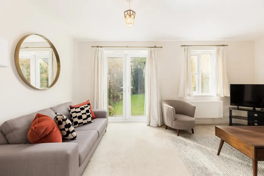Modern & stylish family home | private garden - Image 1