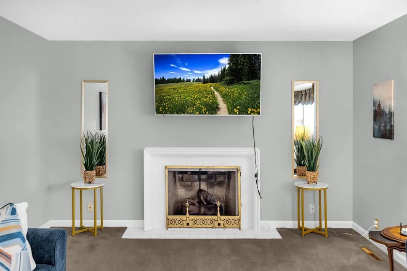 Expansive | 5BR | Lake View | Sleeps 14 - Image 1