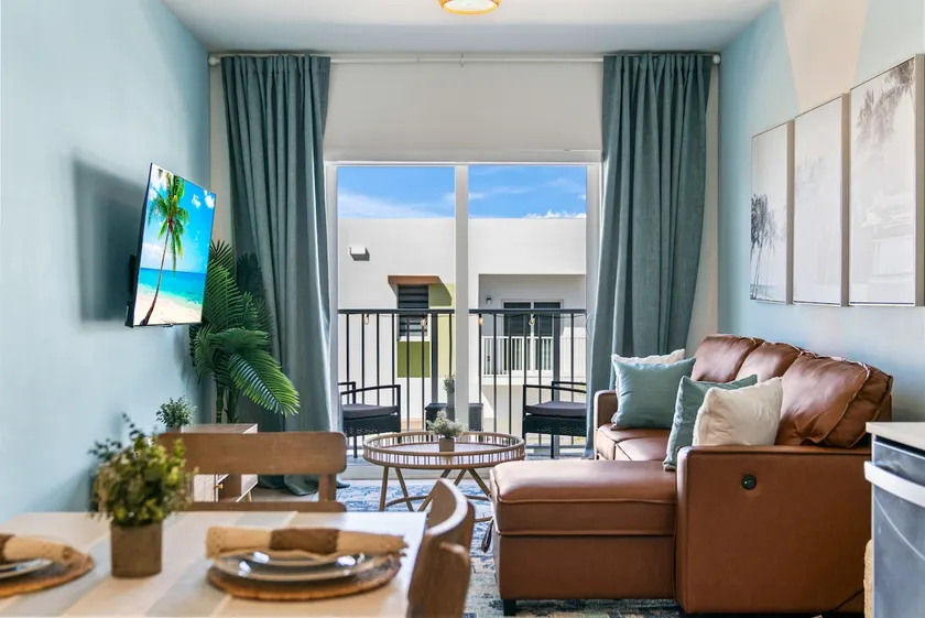 {Surf Shack} ~ Beach ~ Free Parking ~ Sleeps 6 - Image 1