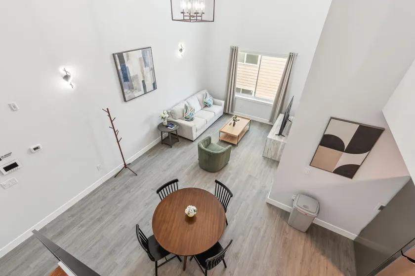 2BR/2BA Loft Apt Chinatown Free Parking - 12 - Image 1