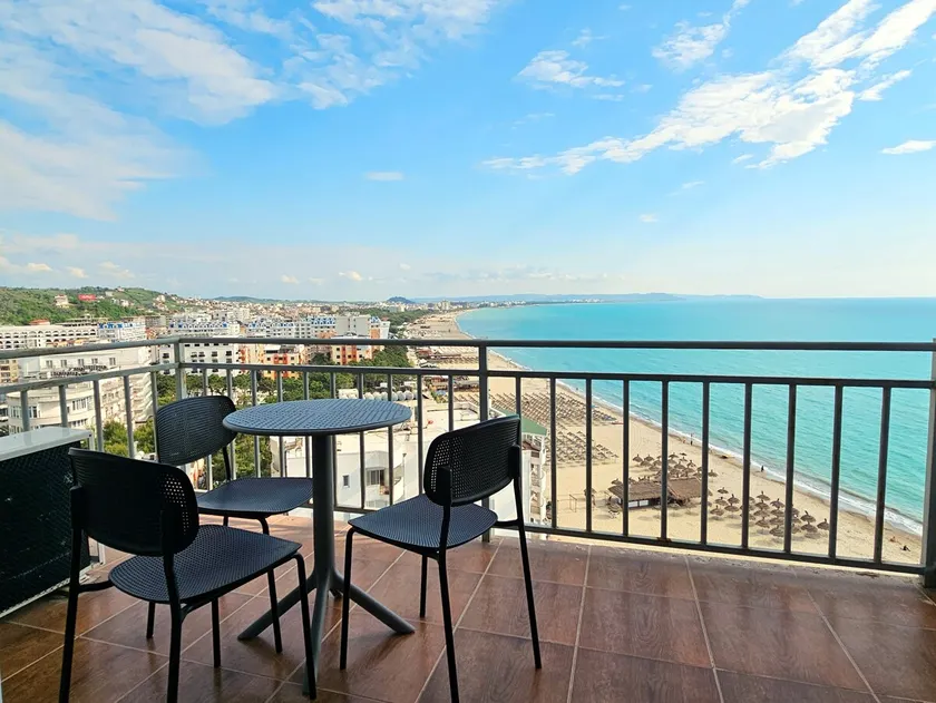 Seaside Escape – Apartment with Stunning Sea View - Image 1