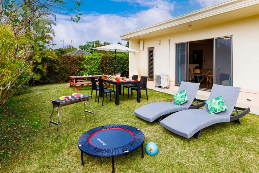 [Okinawa・Nakijin] 3 minutes to the beach, maximum 12 people, spacious courtyard & BBQ available, stargazing! - Image 1