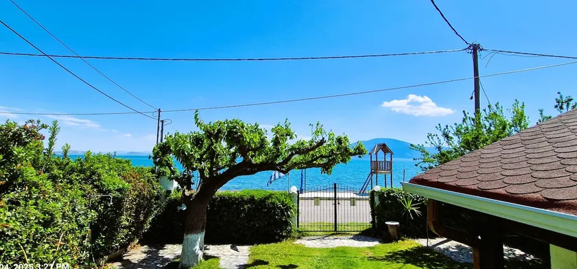Politika Beach House - Image 1