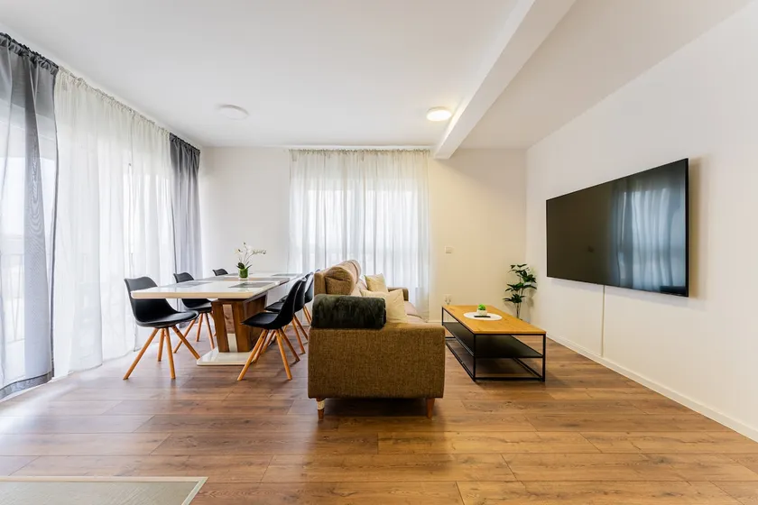 Flex SelfCheckIns 99 - 2 Bedrooms - Parking - Loggia - Image 1