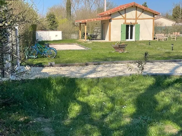 The Violets of the Bastides - Image 1