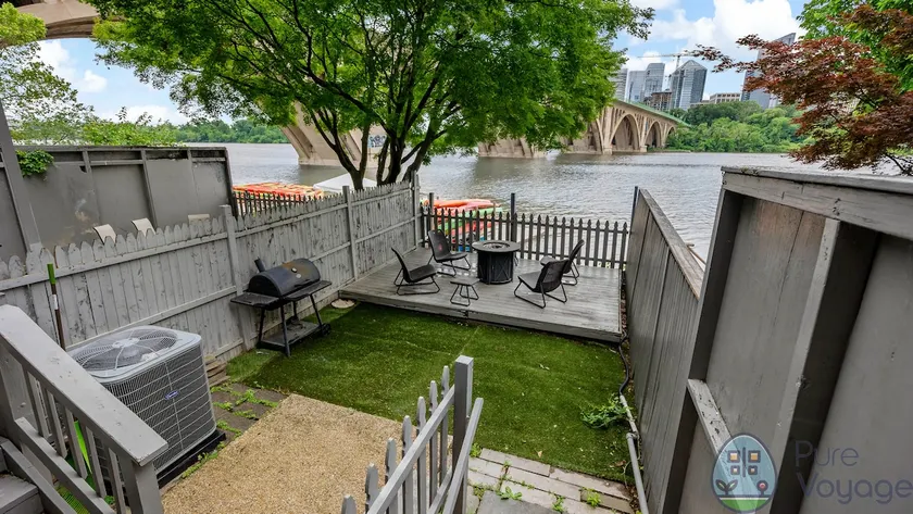 Luxurious Georgetown Riverfront - Image 1