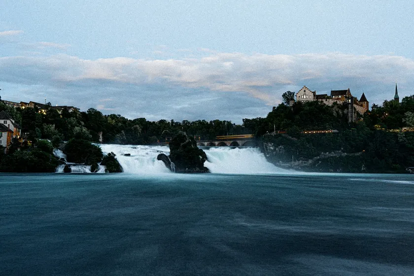 Cozy accommodation on the Rhine Falls - Image 1