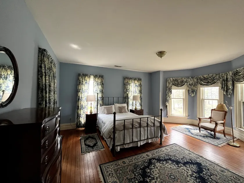 Victorian gem & private gardens - Image 1