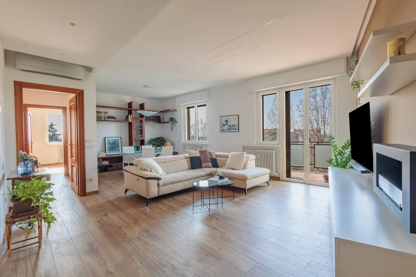 Large apartment between Milan Bergamo and Brescia - Image 1