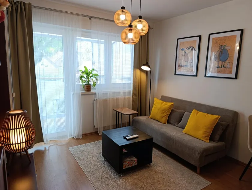 Apartment with parking, air conditioning and balcony - Image 1