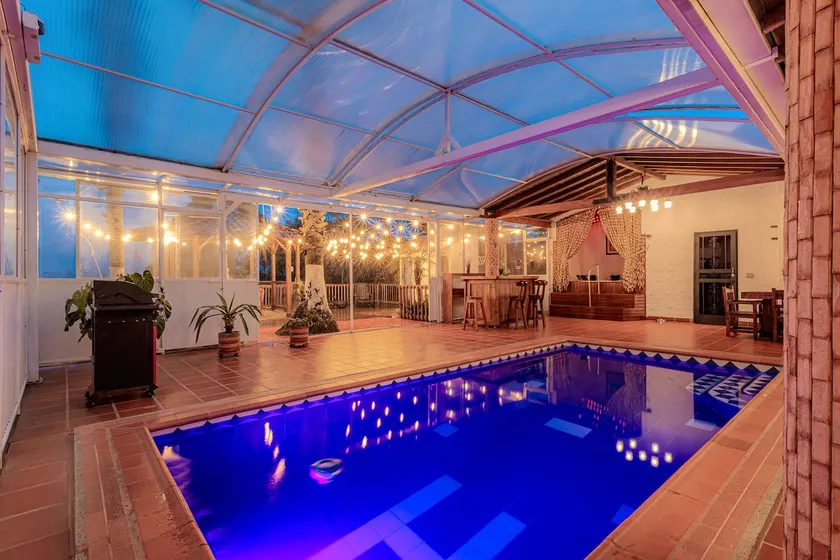 Indoor pool, Jacuzzi, BBQ, Sundeck, Green areas - Image 1