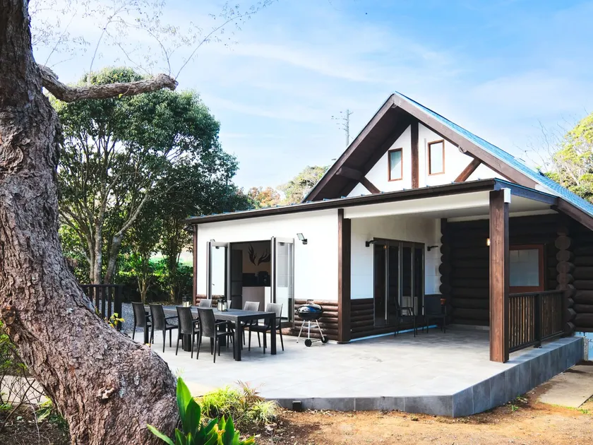 [Opening Sale] No one around - a 600-square-meter quiet Southern European hideaway nestled in the forest - Image 1