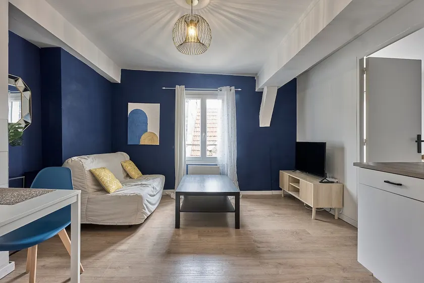 Château Saphir · Château Saphir – Spacious 2-room apartment - Image 1