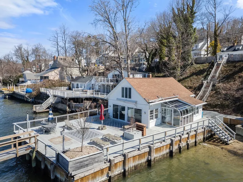 Waterfront House w/ Private Beach and Dock - Image 1
