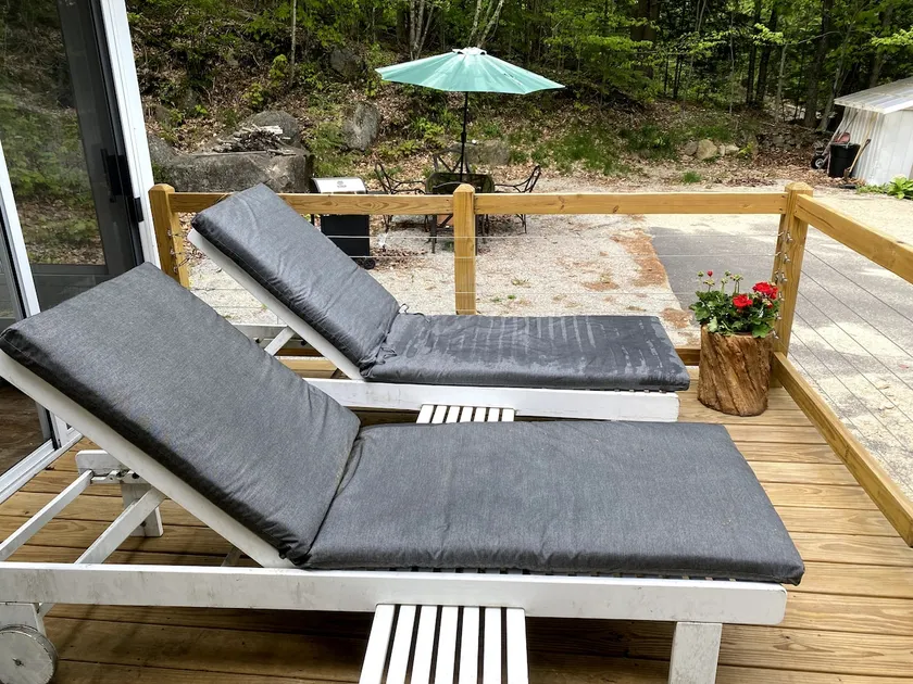 Island Pond Cottage, pet friendly, walk to deli - Image 1