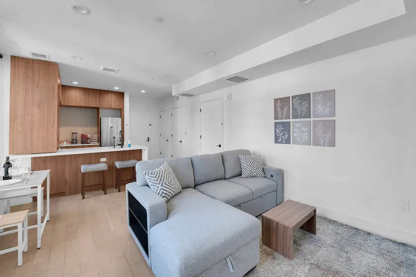 Lux King 1BR 20 Min NYC 4 MIN to Prudential/Penn - Image 1