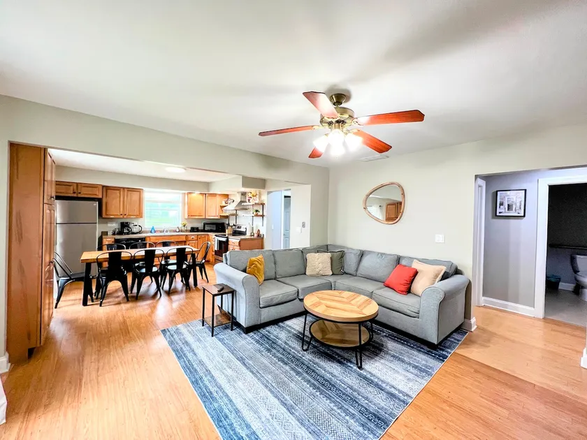 Cozy & Comfortable - Close to Campus! - Image 1
