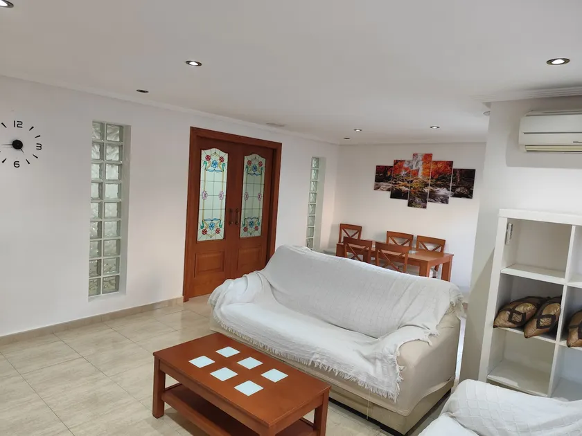 Elche Stay 2: Spacious with garage, 3 bedrooms, 1 bathroom - Image 1