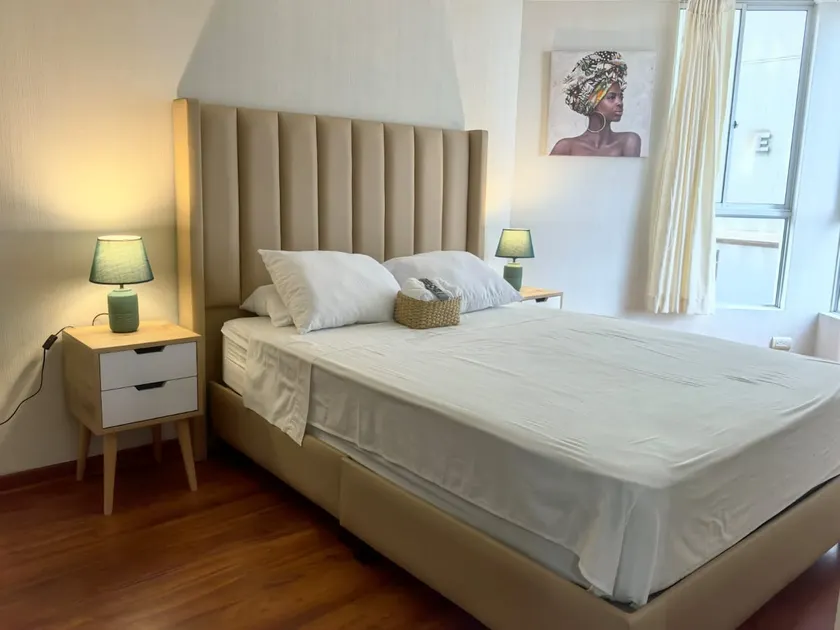 Vintage Apartment with Pool Access - Image 1
