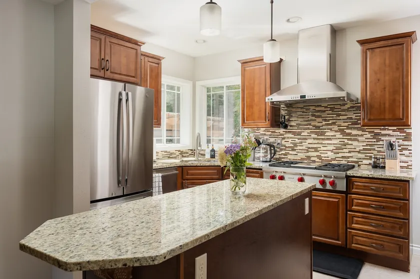 Salmon Bay Family Getaway - Image 1