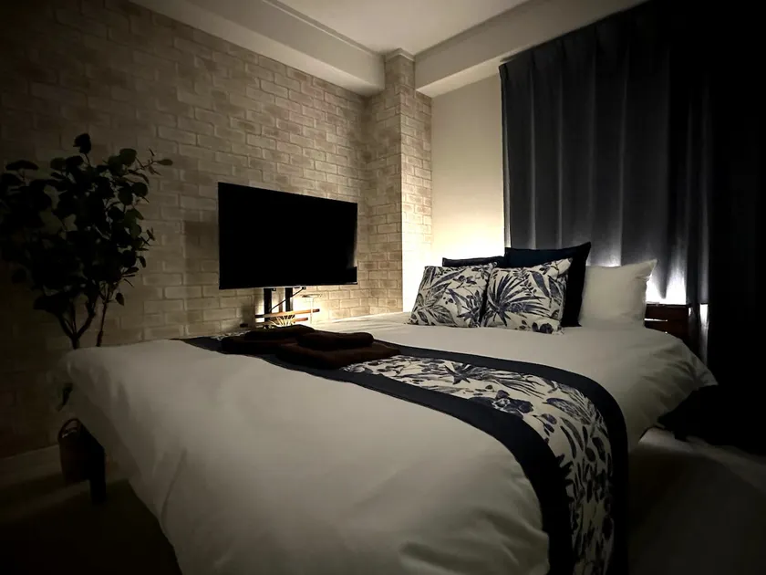 Tokyo | Secure space with auto lock | 18 sqm | 3-minute walk from nearest station | Many restaurants | Ideal for sightseeing | Long stays welcome - Image 1