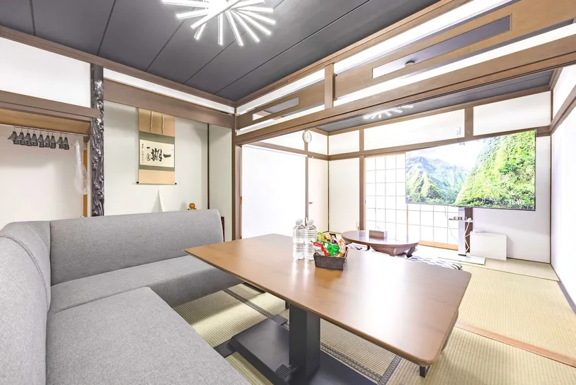 Base for Numazu, Atami, Izu, Hakone; with parking! - Image 1